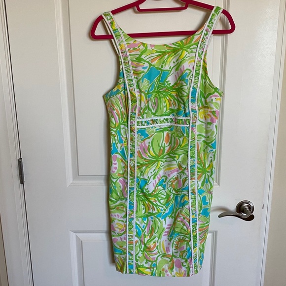 Lilly Pulitzer Dresses & Skirts - Lilly Pulitzer Tropical Punch Jungle Sheath Dress